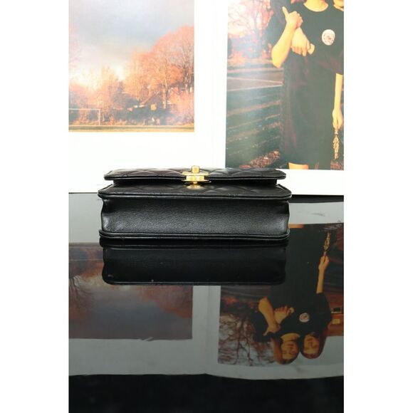 Chanel Women Pre-Loved Bag Very Good Condition - Picture 4 of 8